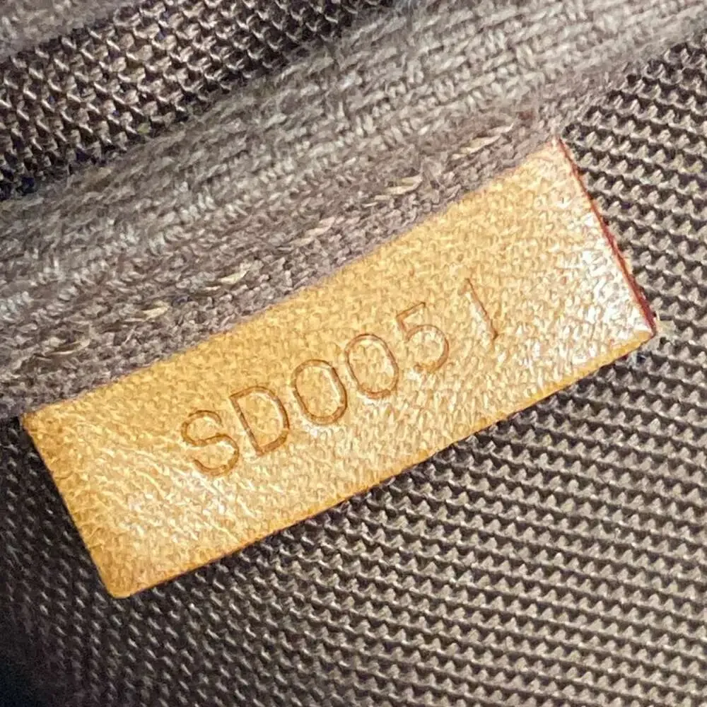 Louis Vuitton Pochette Accessoires Monogram Handbag M51980